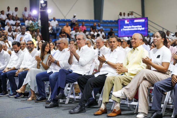 Alegria Durante Acto En Entrega De Credito Alegria Durante Acto En Entrega De Credito