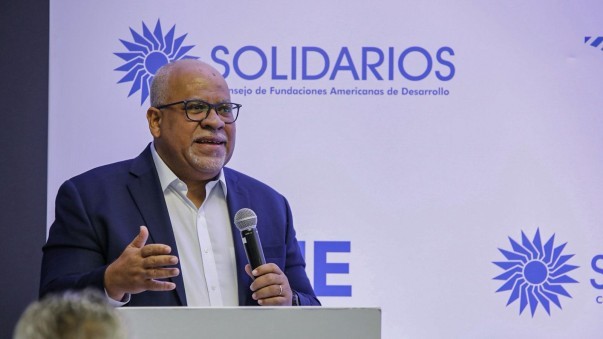 Director En Disertacion