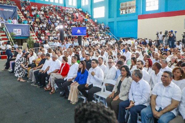 Publico Durante Jorna Financiera En Los Mina Publico Durante Jorna Financiera En Los Mina