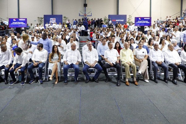 Publico En Ensanchez Luperon Publico En Ensanchez Luperon