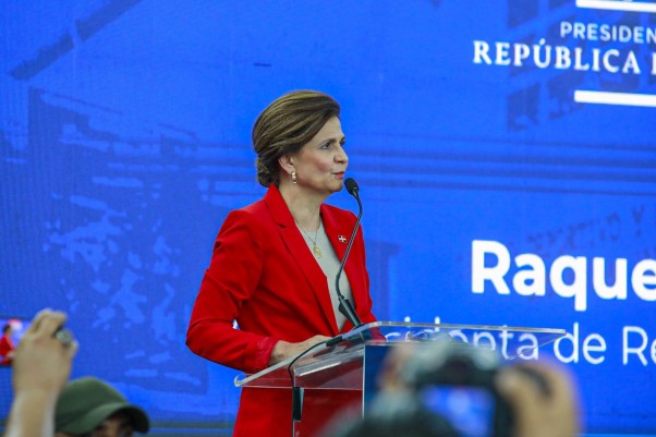 Viecepresidenta Durante Entrega Credito En Los Mina Viecepresidenta Durante Entrega Credito En Los Mina